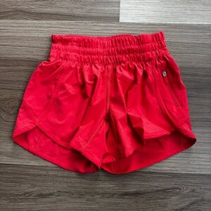 Lululemon Hotty Hot 2.5” Shorts Size 2 Small Heathered Red Coral No Liner